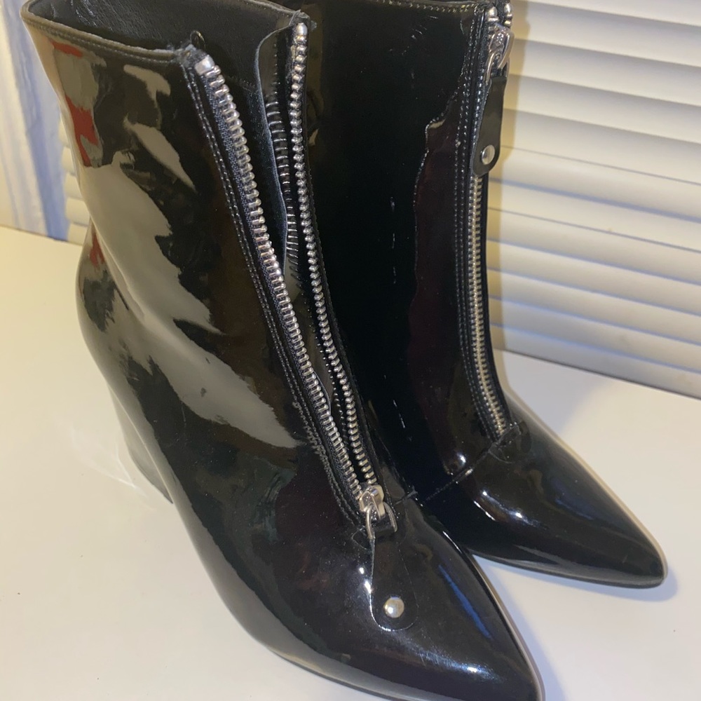 Black Point Toe Zip Front Block Heel Ankle Boot